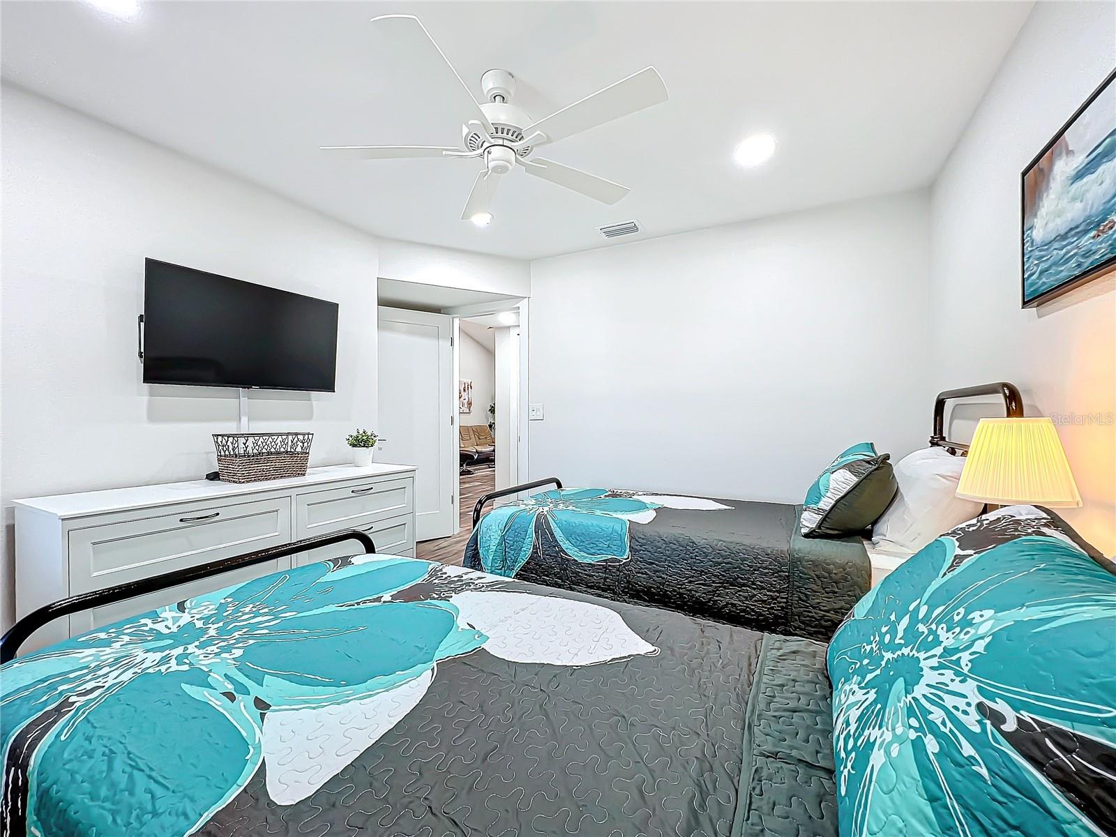 PINEBROOK LAKE CLUB PH 1 - Residential
