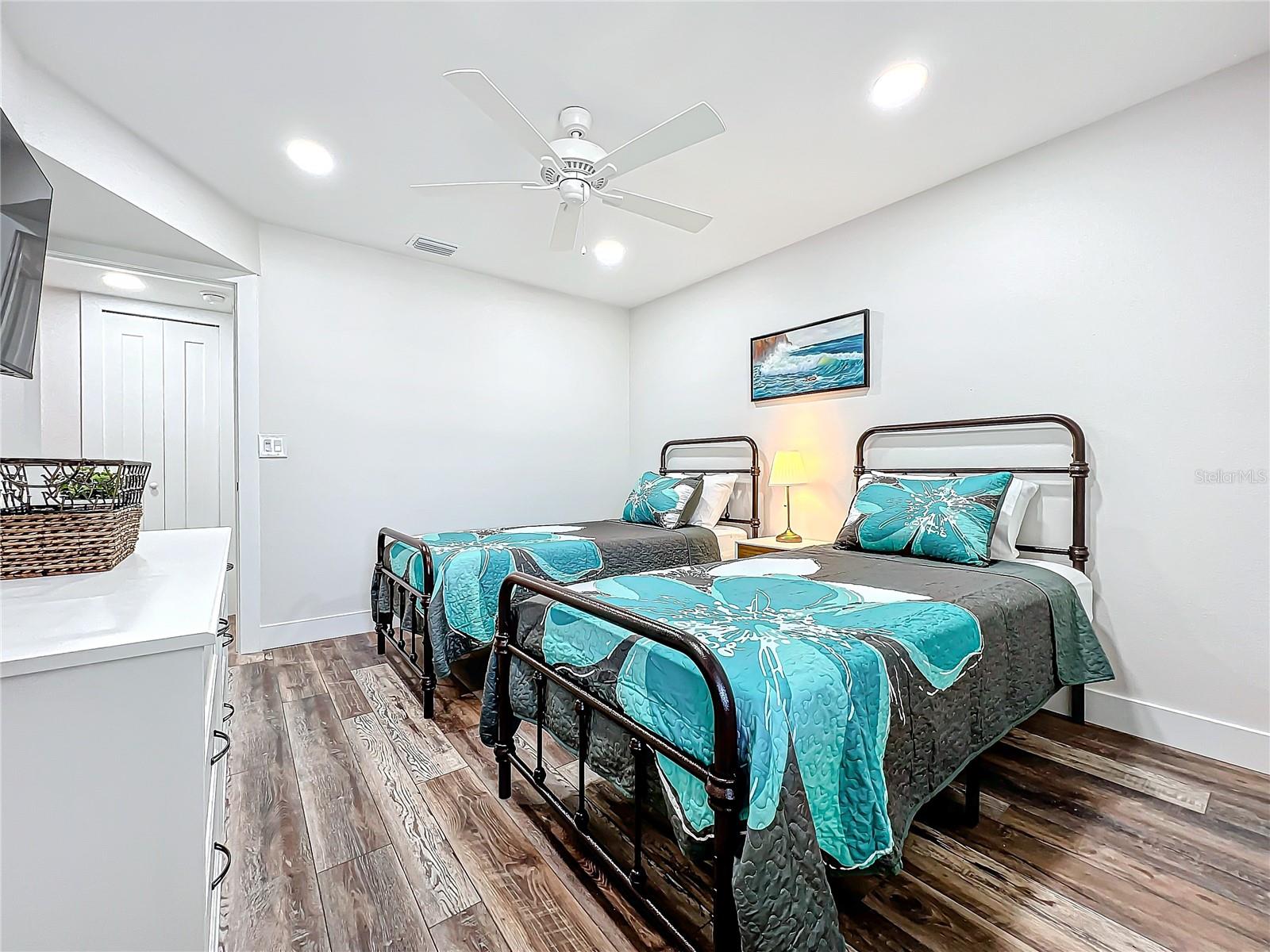 PINEBROOK LAKE CLUB PH 1 - Residential