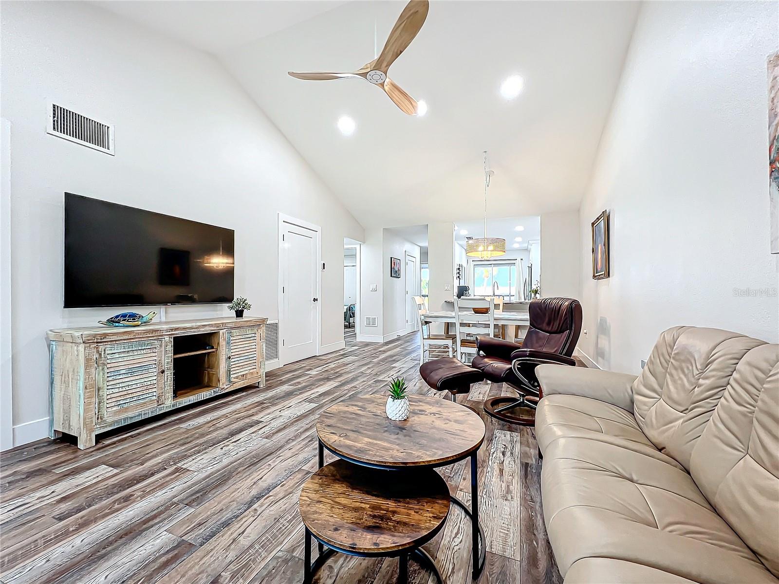 PINEBROOK LAKE CLUB PH 1 - Residential