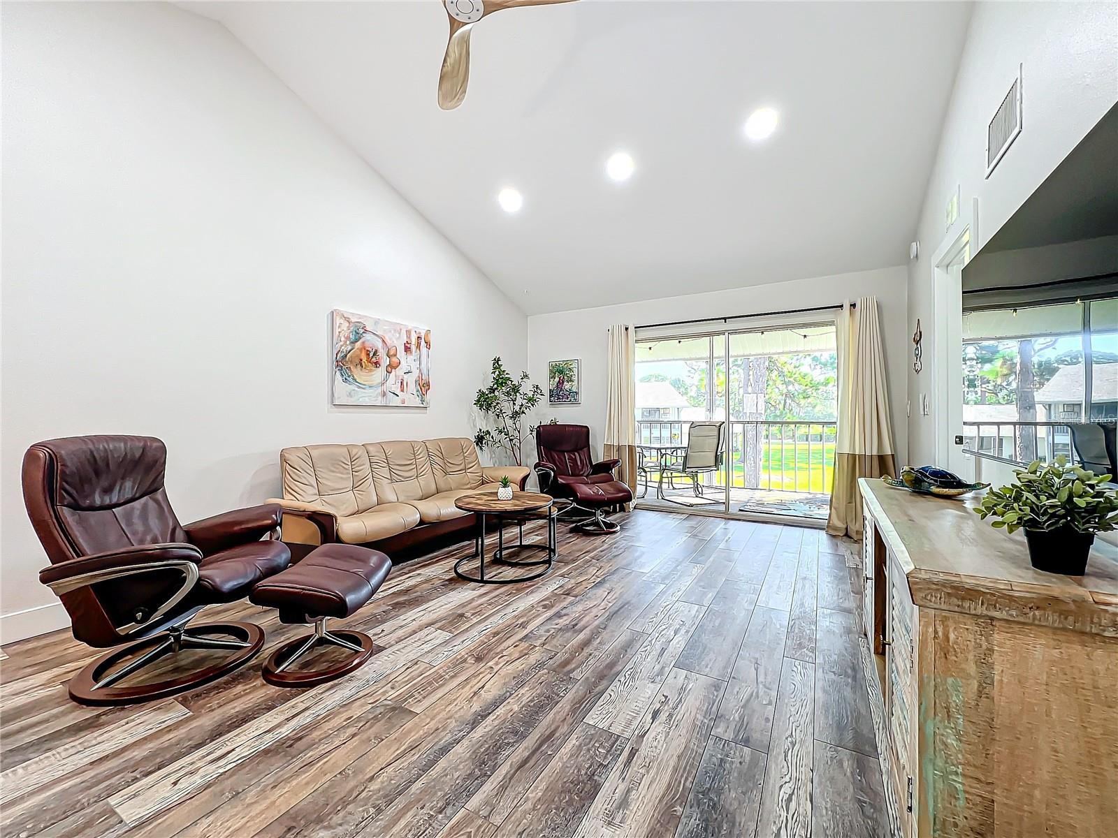 PINEBROOK LAKE CLUB PH 1 - Residential