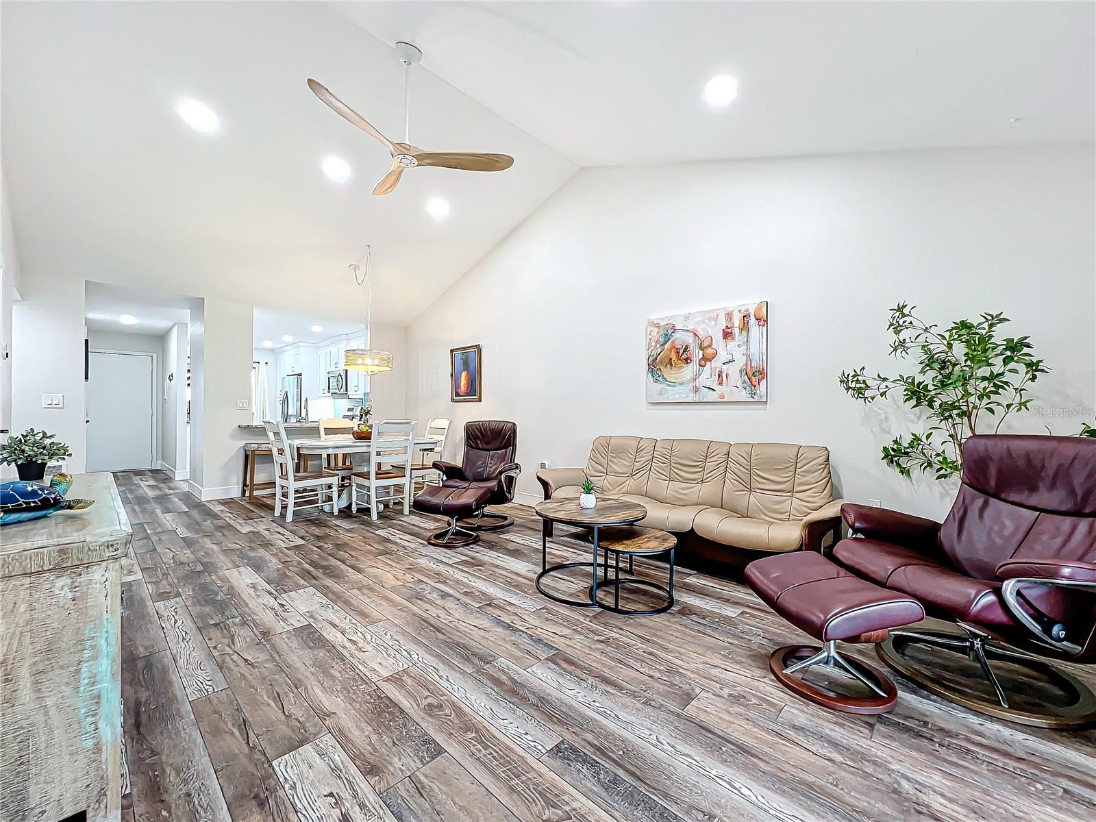 PINEBROOK LAKE CLUB PH 1 - Residential