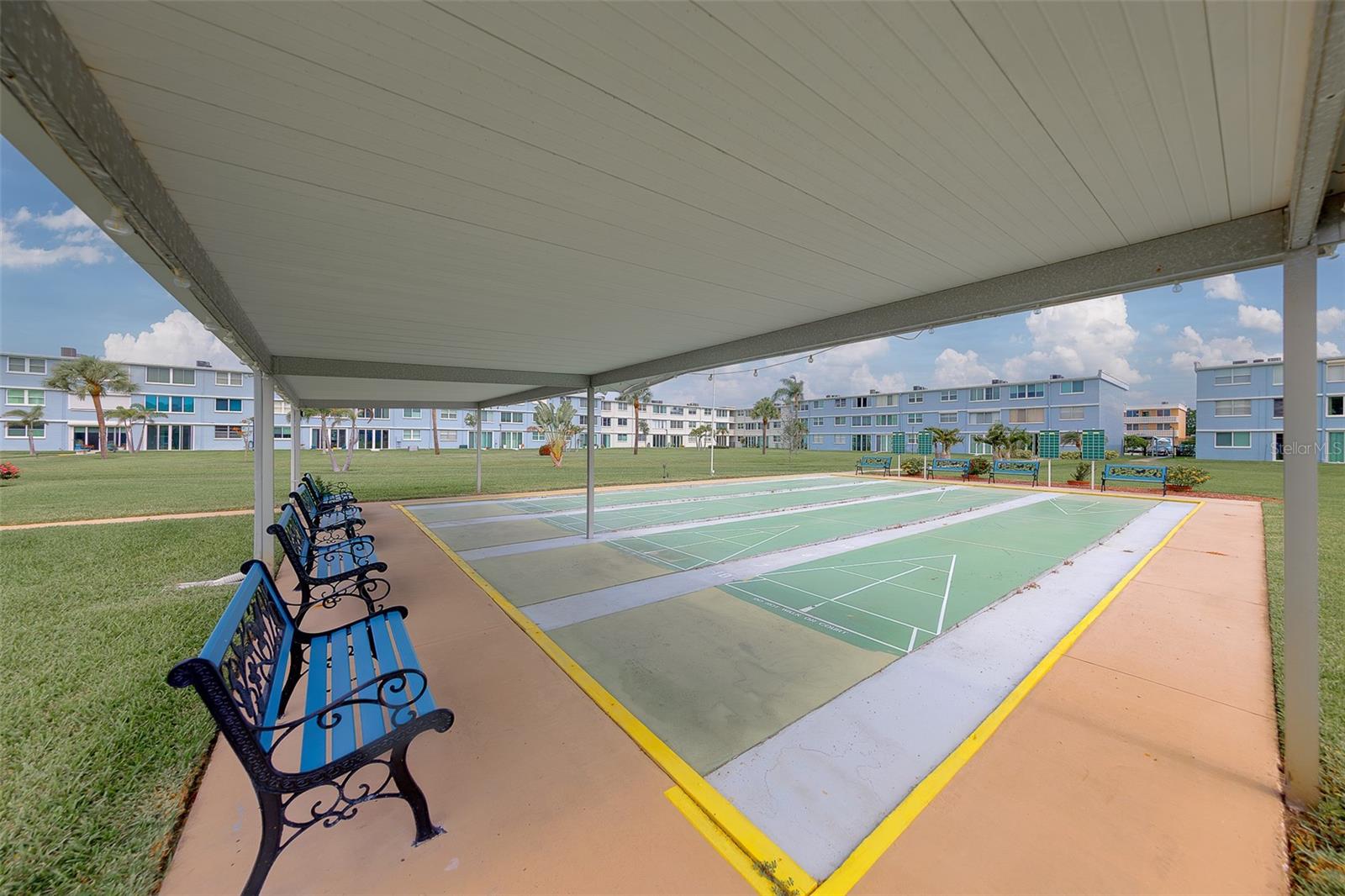 WINSTON PARK NORTHEAST - Residential