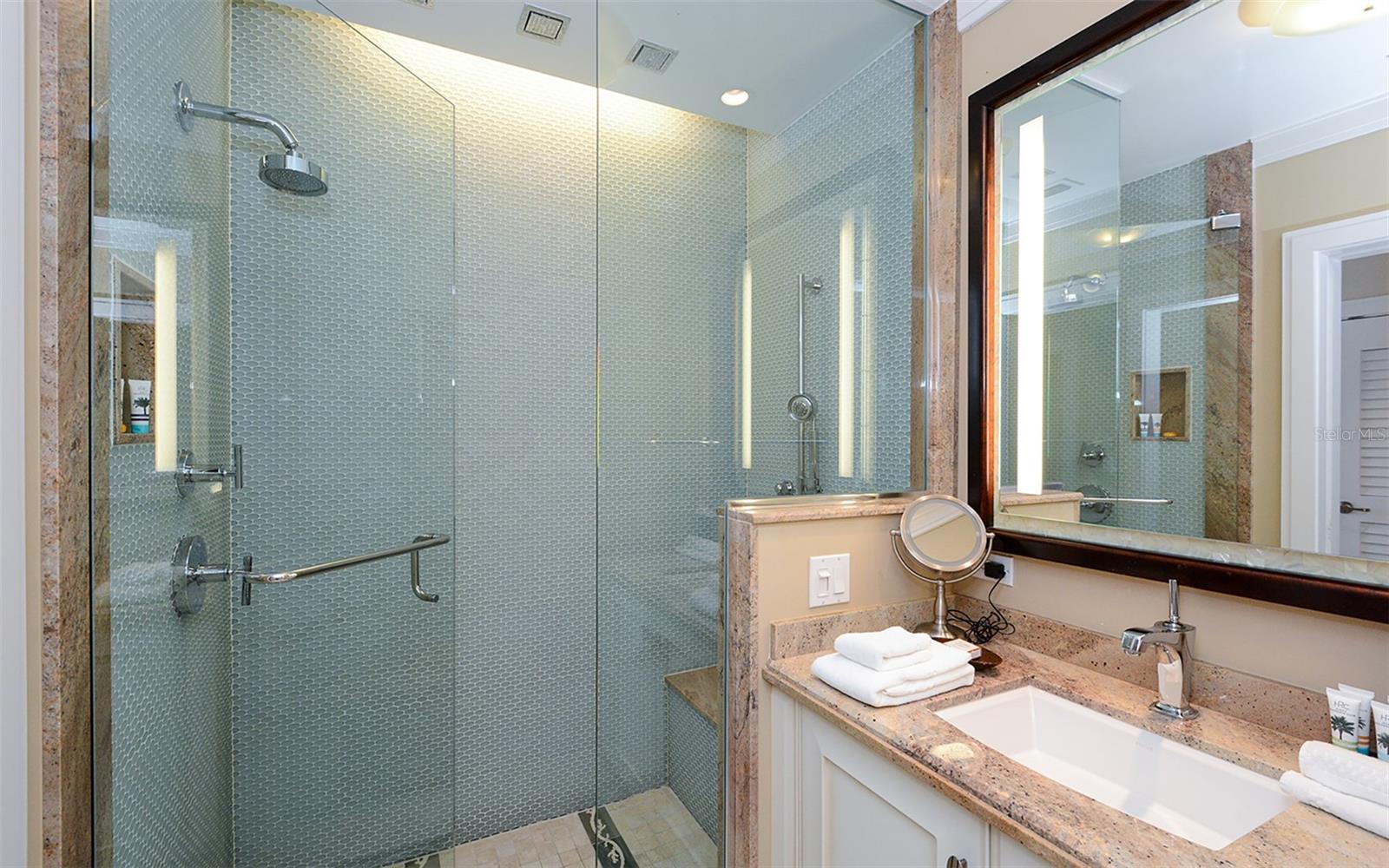 SIESTA KEY BEACH RESIDENCES - Residential