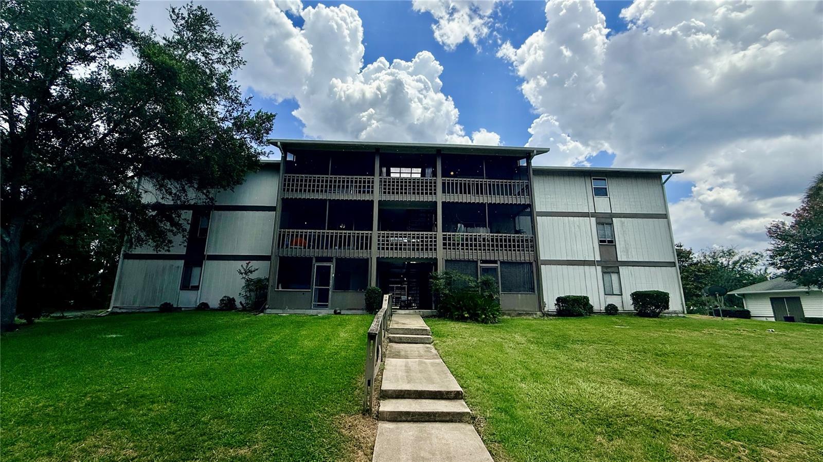 OAKS - Residential Lease