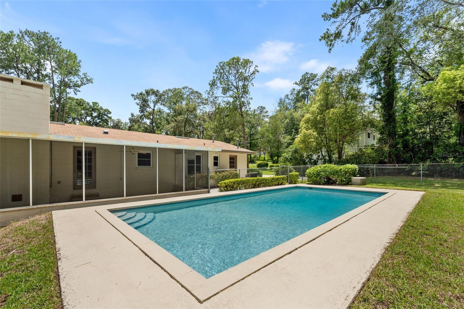 ROBIN LANE - Residential