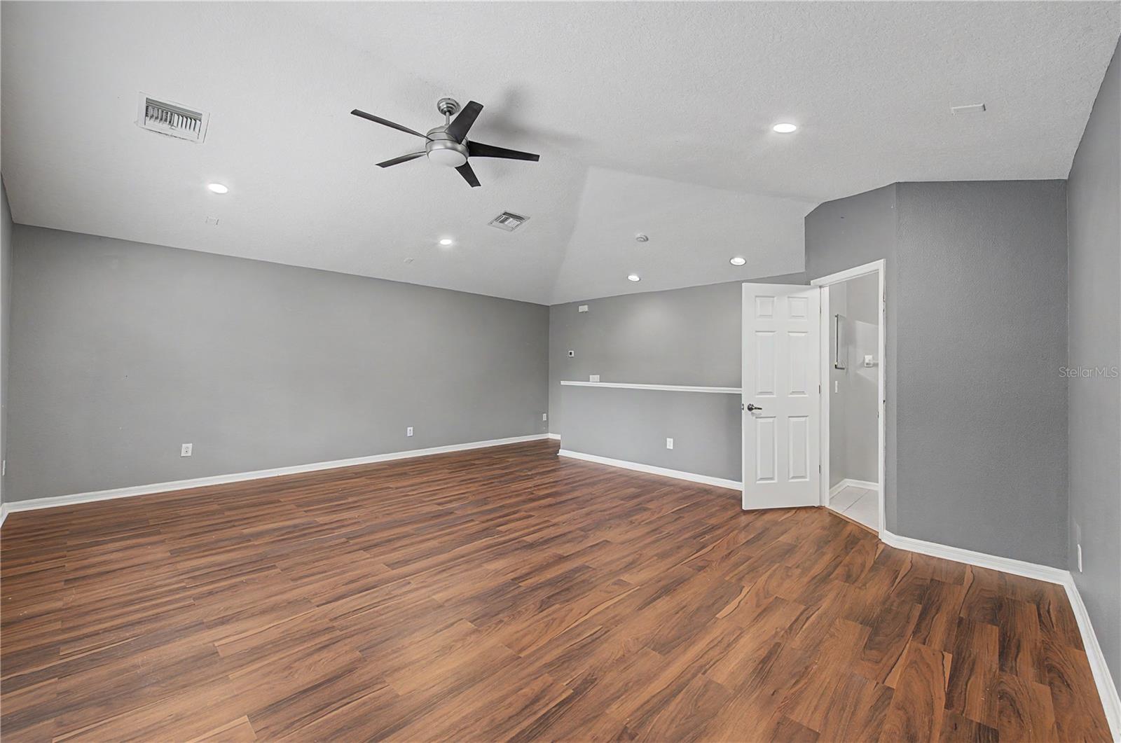 DIAMOND HILL - Residential