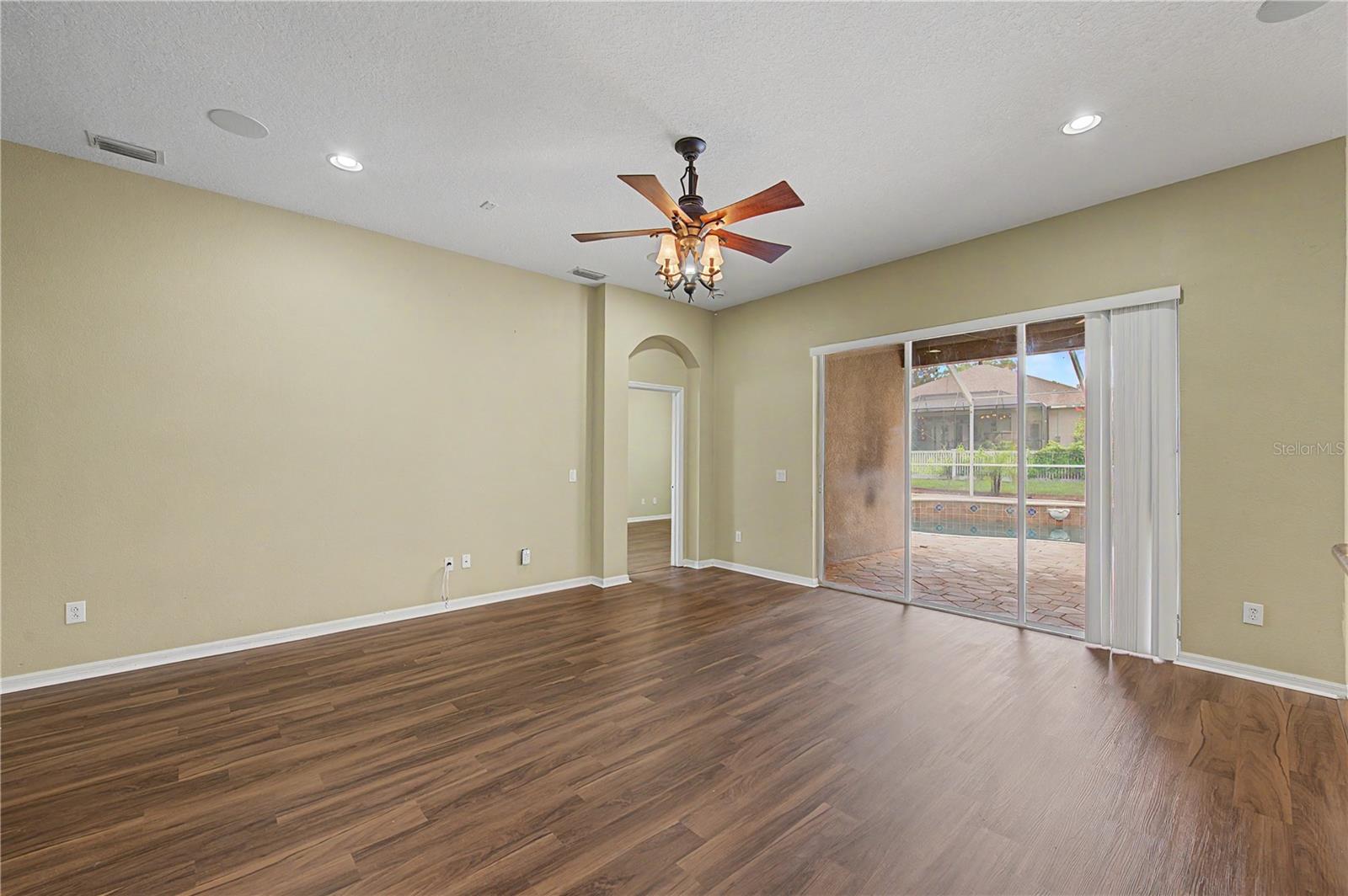 DIAMOND HILL - Residential
