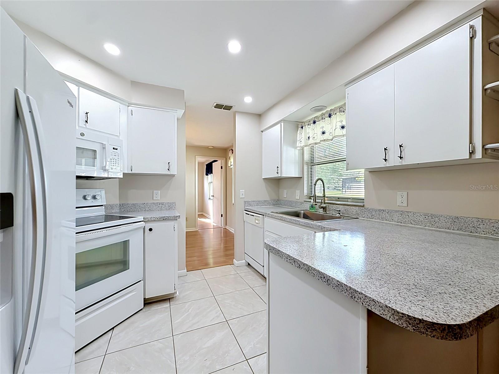 BEVERLY HILLS UNIT 08 PH 02 - Residential