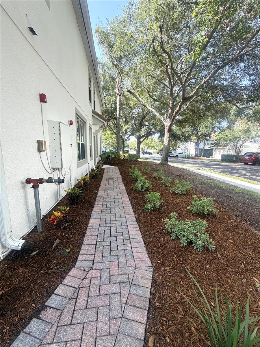 VISTAS/PHILLIPS COMMONS - Residential Lease