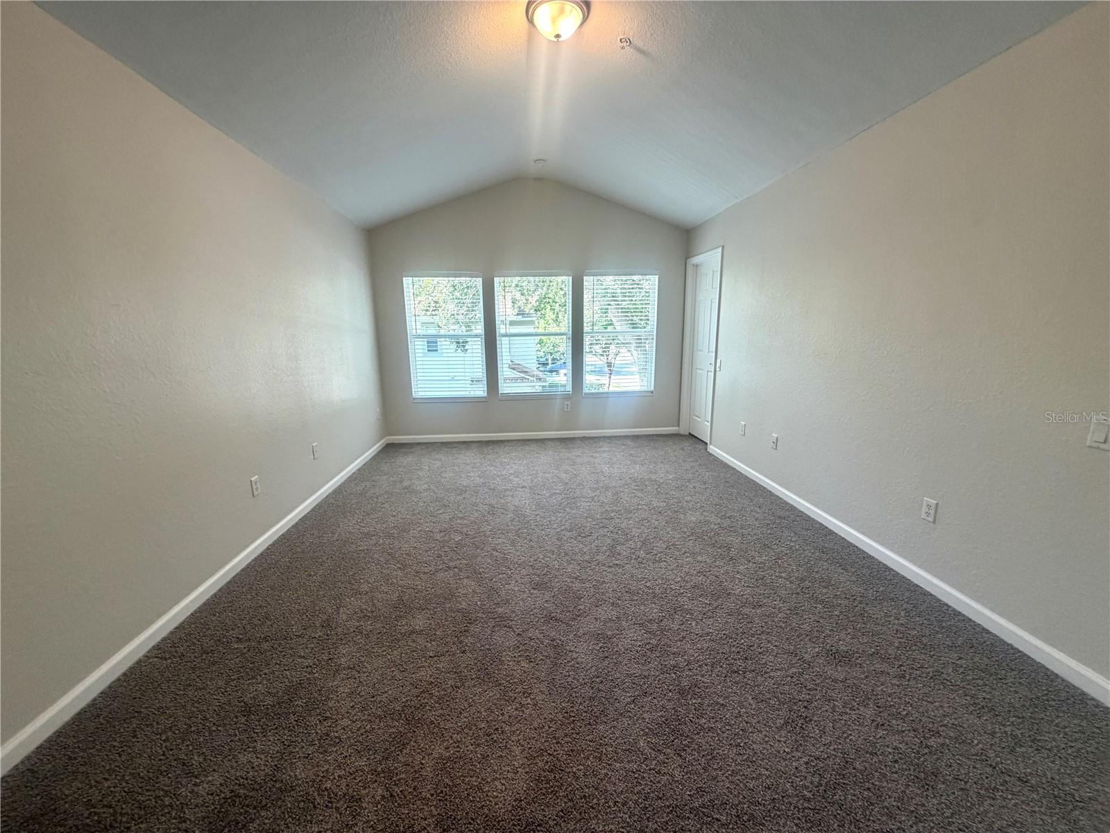 VISTAS/PHILLIPS COMMONS - Residential Lease