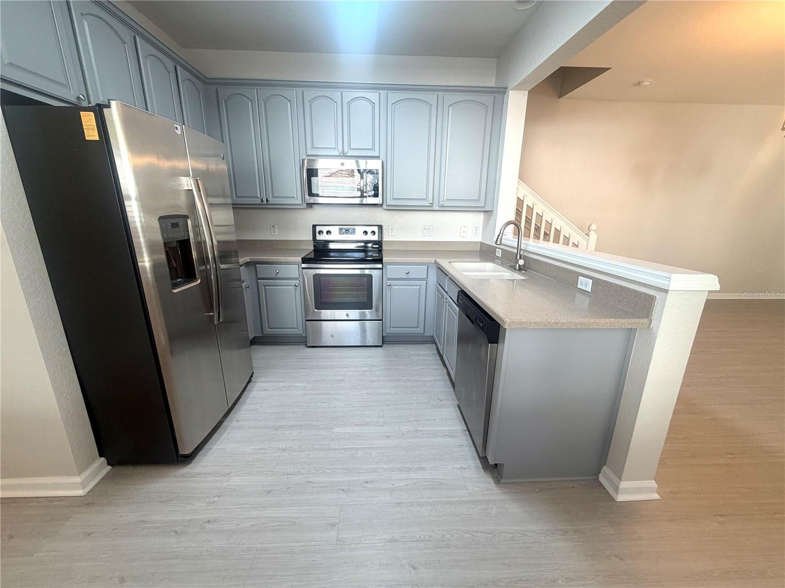 VISTAS/PHILLIPS COMMONS - Residential Lease