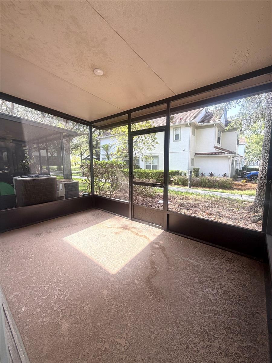 VISTAS/PHILLIPS COMMONS - Residential Lease