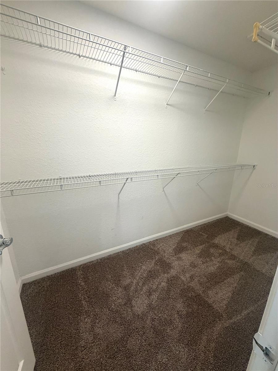 VISTAS/PHILLIPS COMMONS - Residential Lease