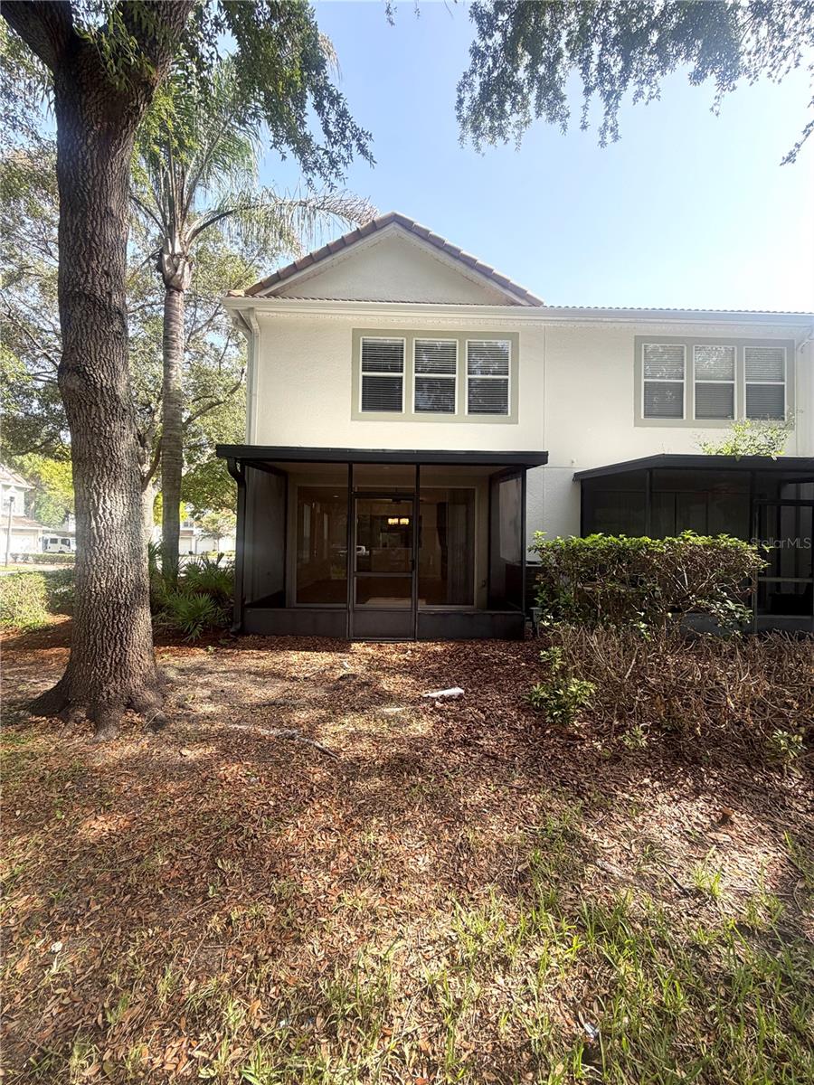 VISTAS/PHILLIPS COMMONS - Residential Lease