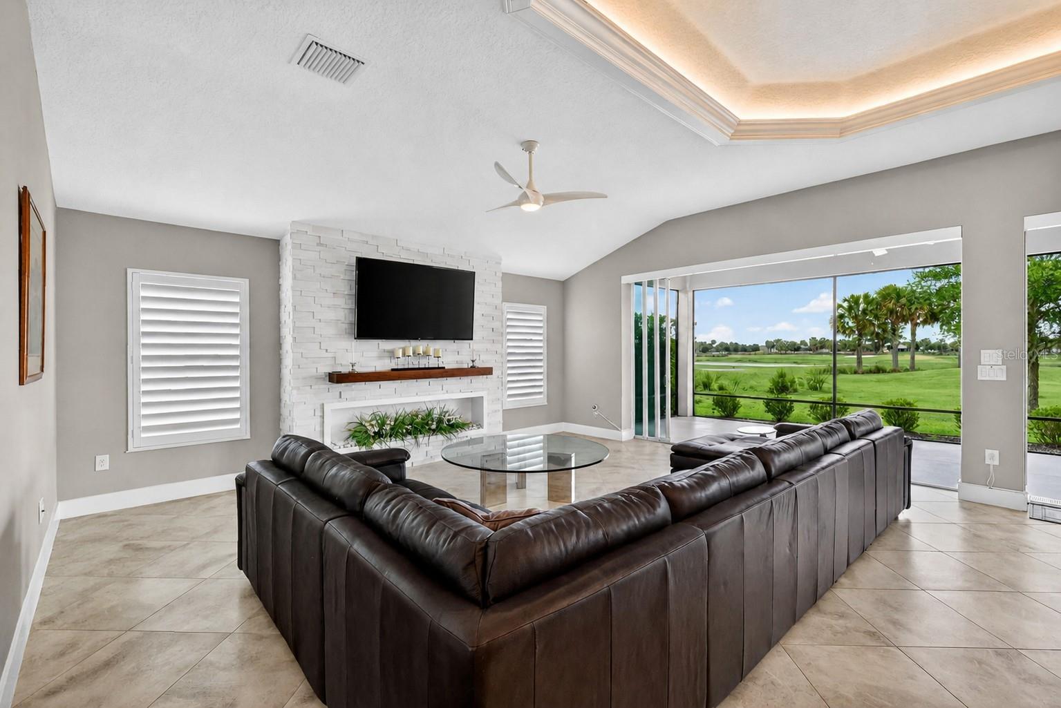 VILLAGES/SOUTHERN OAKS UN #15 - Residential