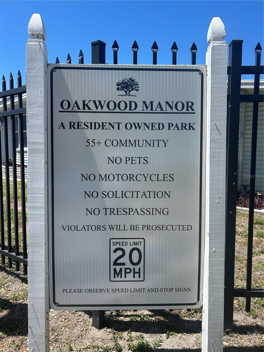 OAKWOOD MANOR - Residential