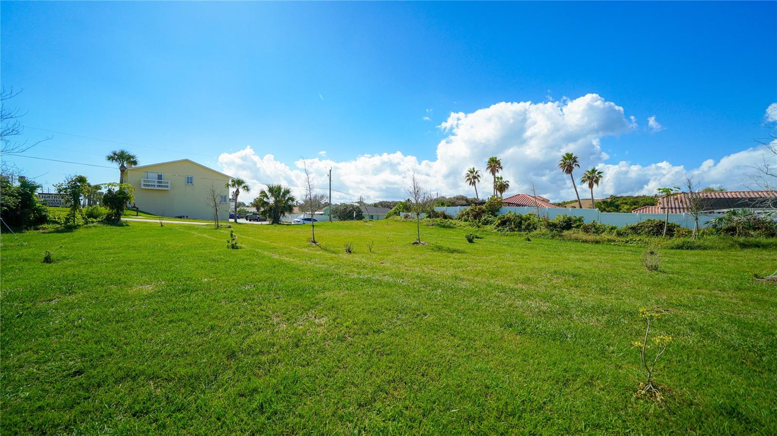 LIGHTHOUSE SHORES - Residential