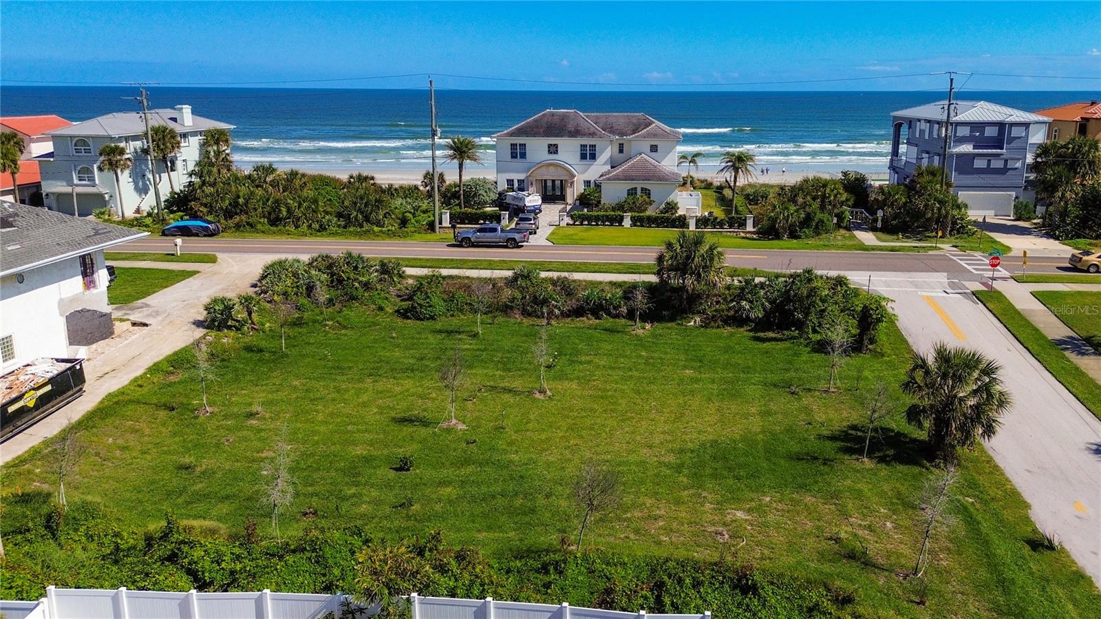 LIGHTHOUSE SHORES - Residential