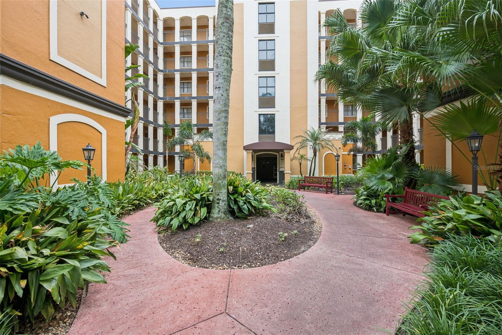 FLORIDAYS RESORT - Residential