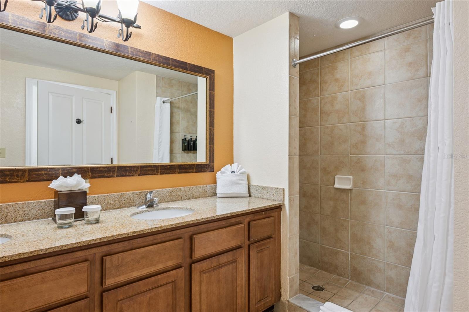 FLORIDAYS RESORT - Residential