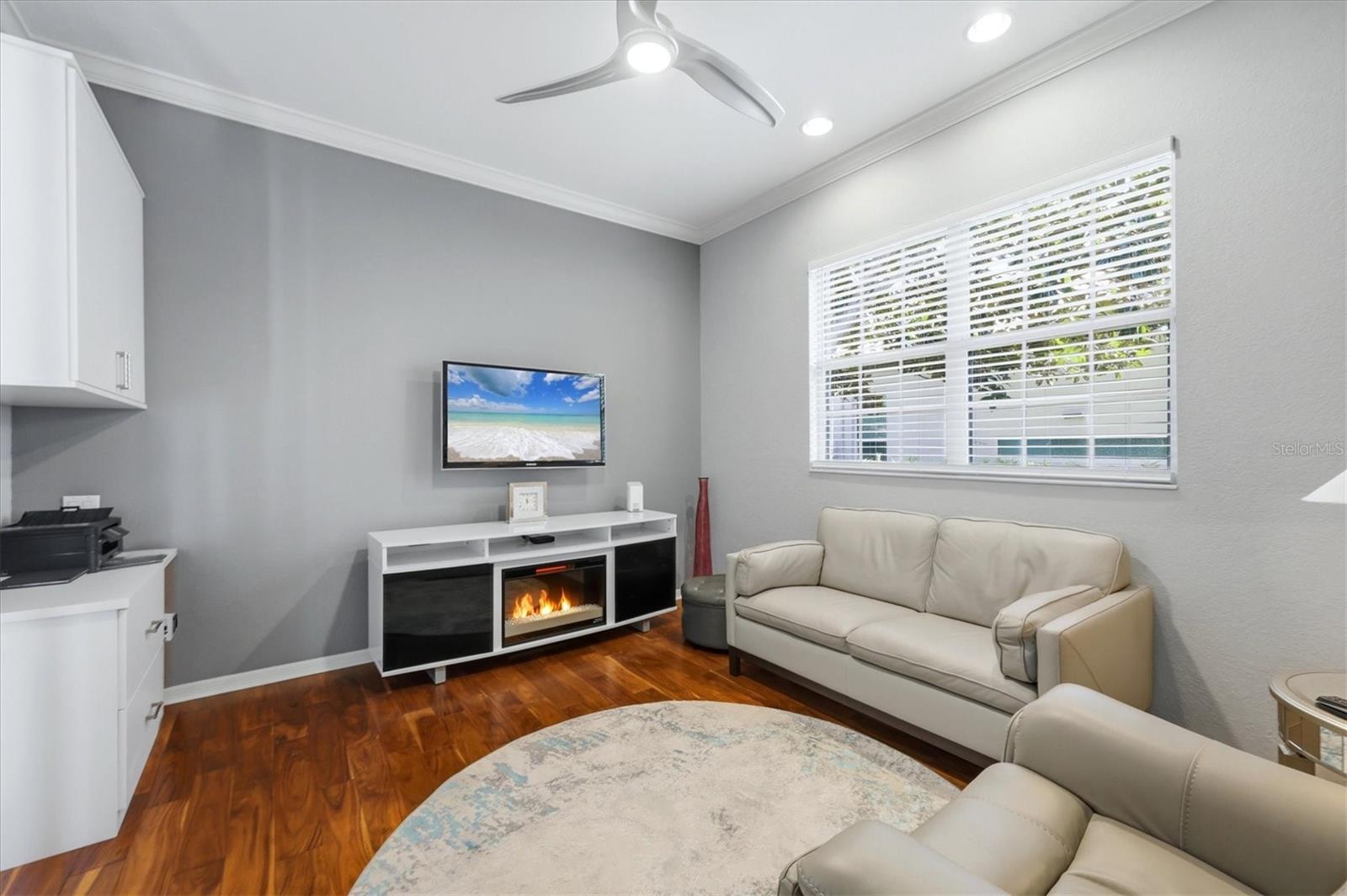UNIVERSITY PARK COUNTRY CLUB - Residential