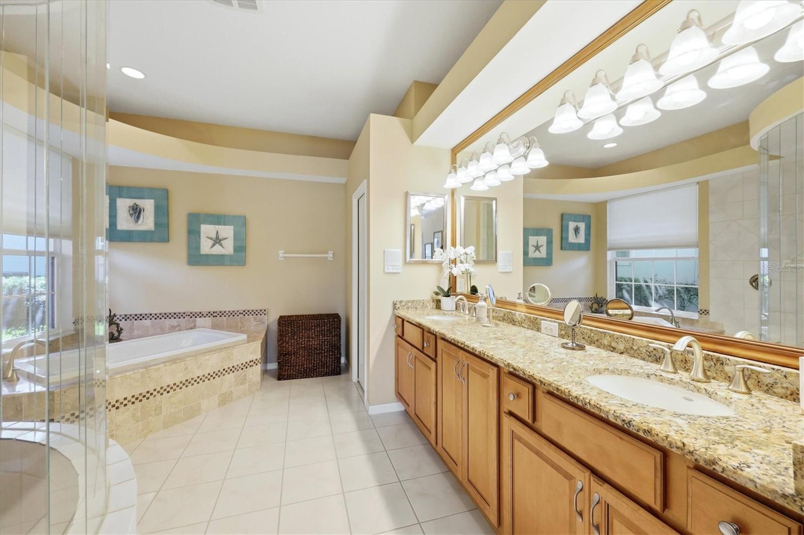 UNIVERSITY PARK COUNTRY CLUB - Residential