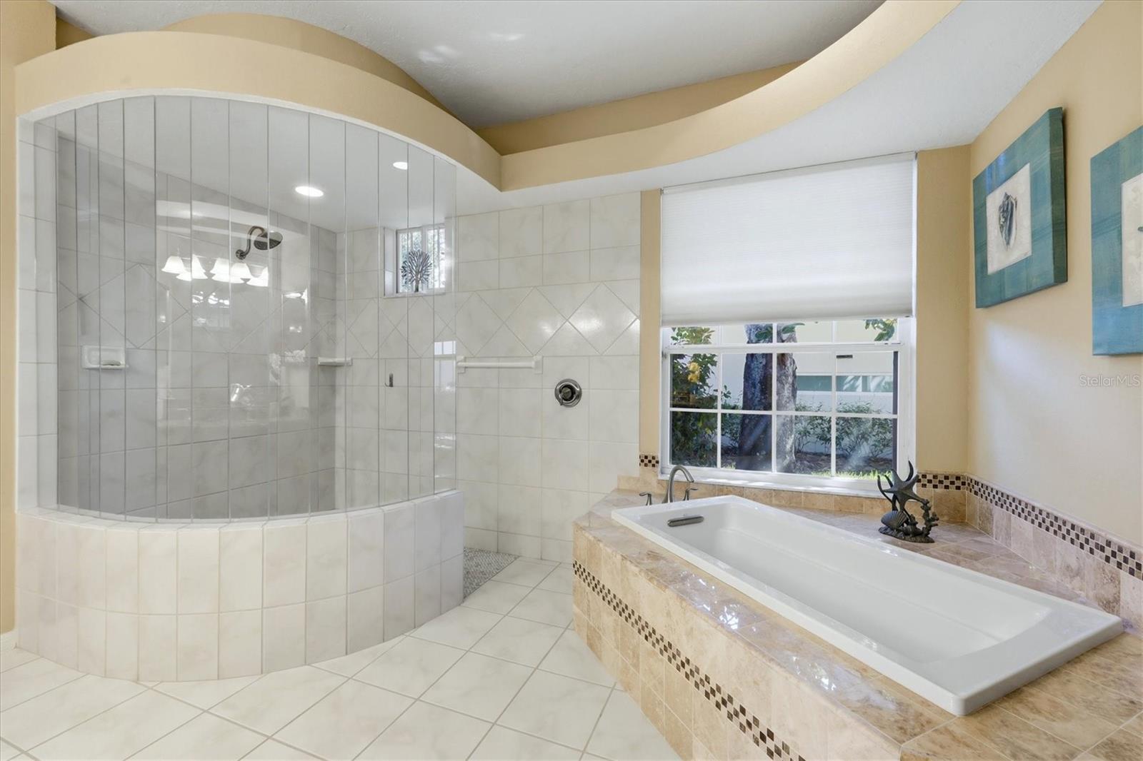 UNIVERSITY PARK COUNTRY CLUB - Residential