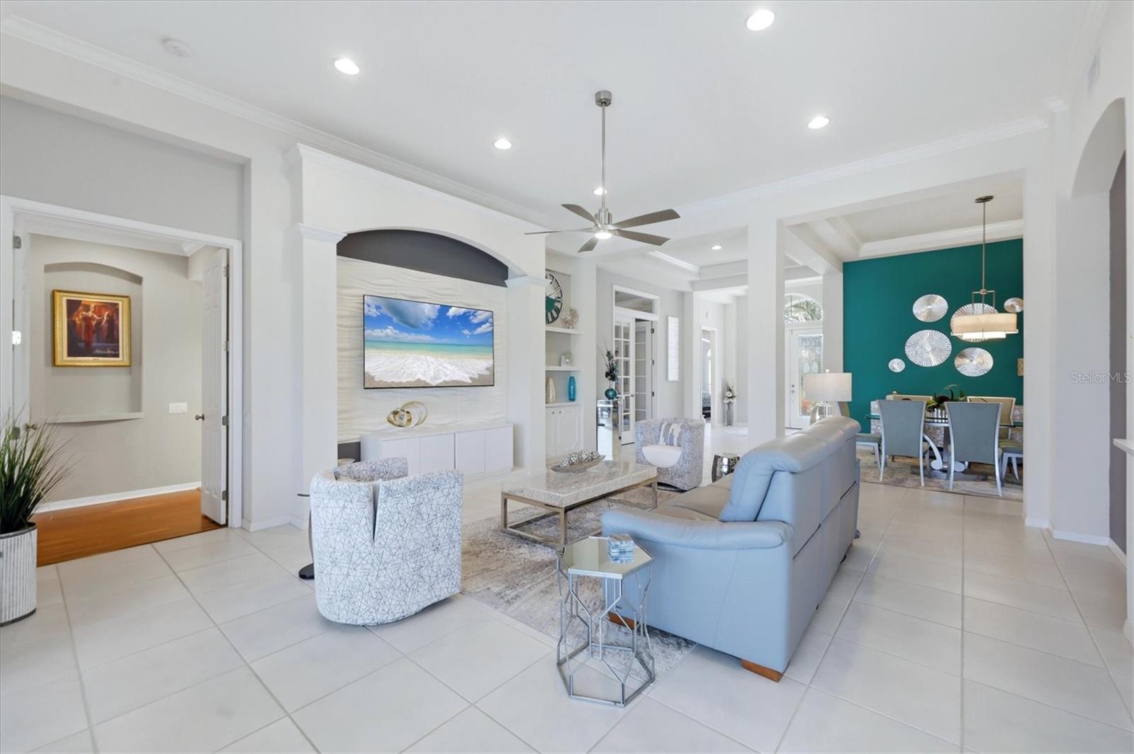 UNIVERSITY PARK COUNTRY CLUB - Residential
