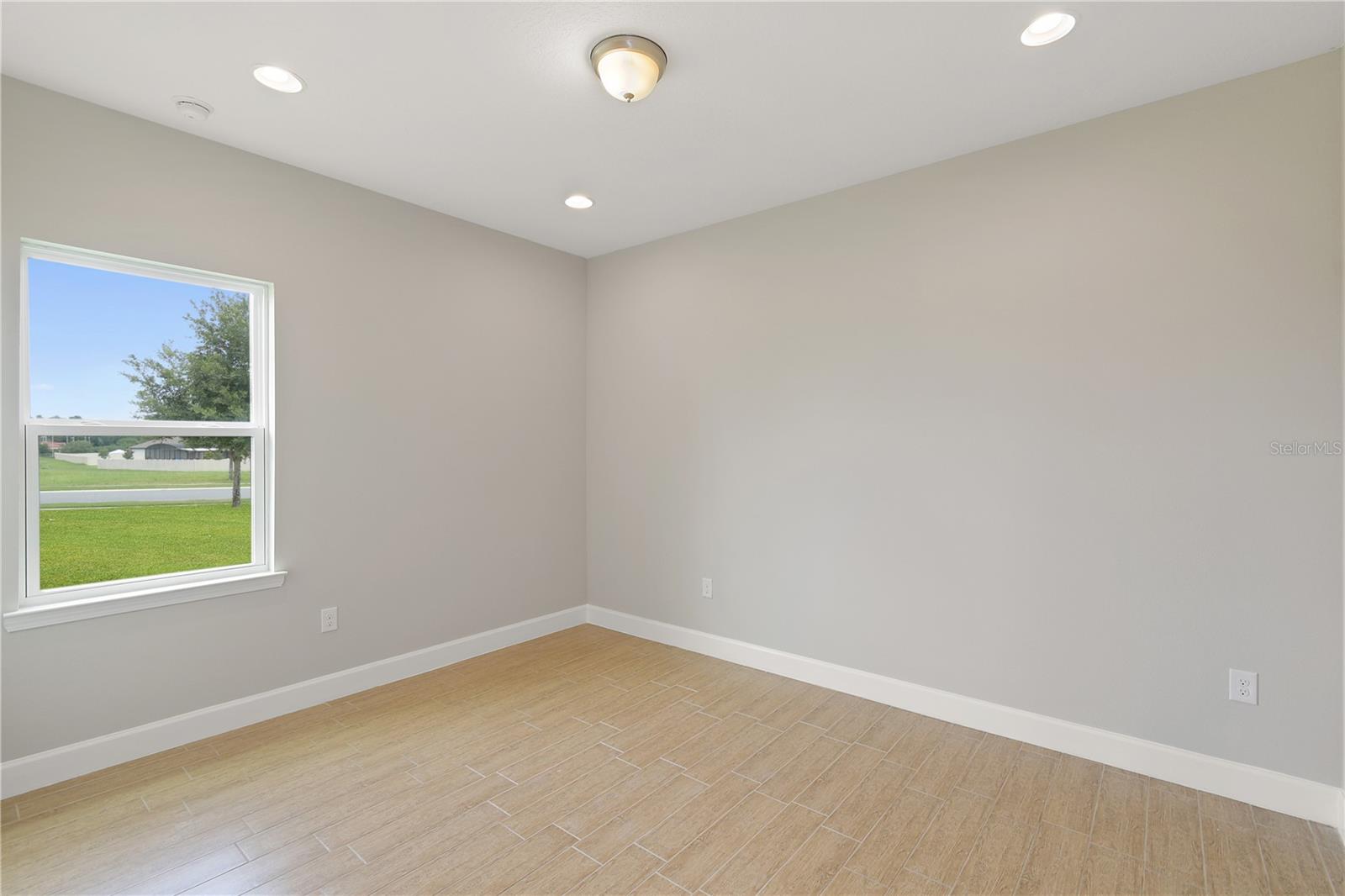 VENEZIA SOUTH - Residential Lease
