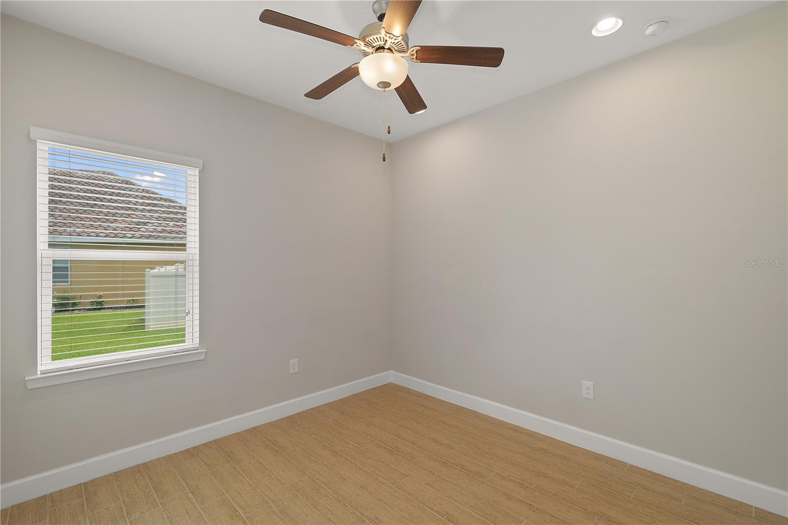 VENEZIA SOUTH - Residential Lease