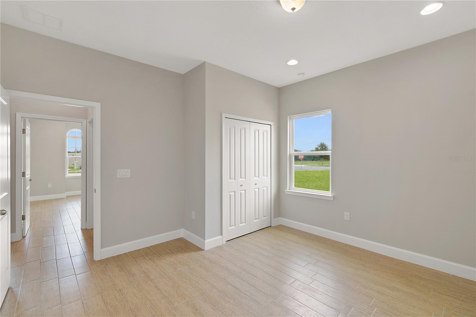 VENEZIA SOUTH - Residential Lease