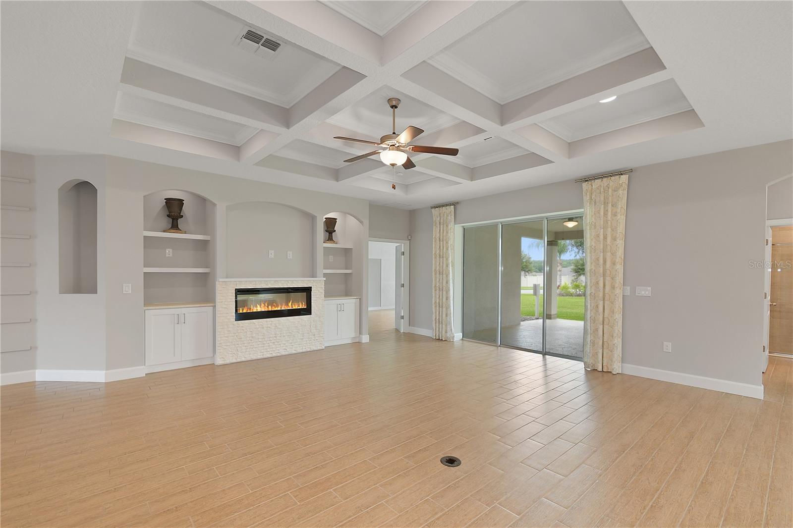 VENEZIA SOUTH - Residential Lease