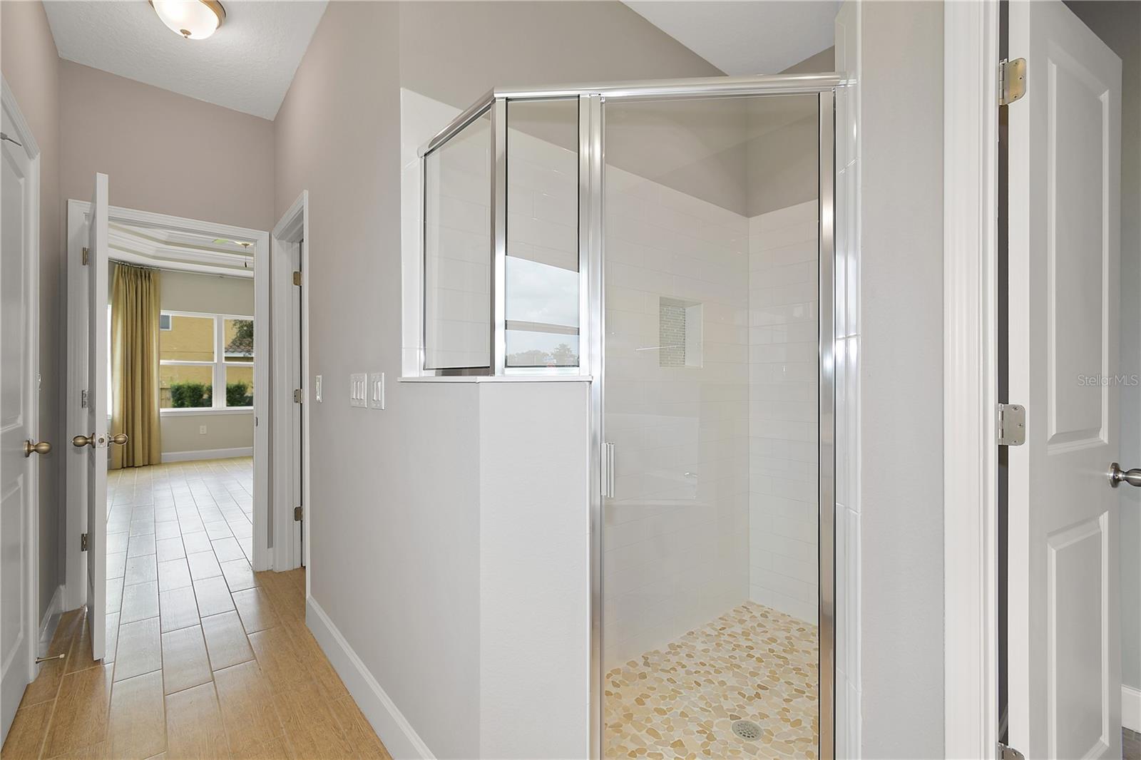 VENEZIA SOUTH - Residential Lease