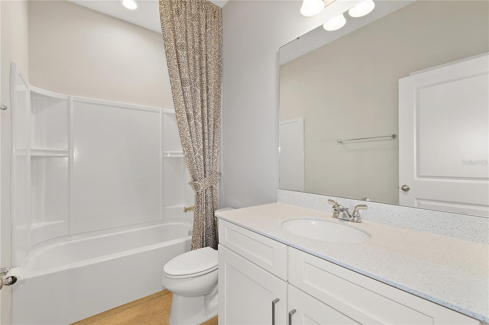 VENEZIA SOUTH - Residential Lease