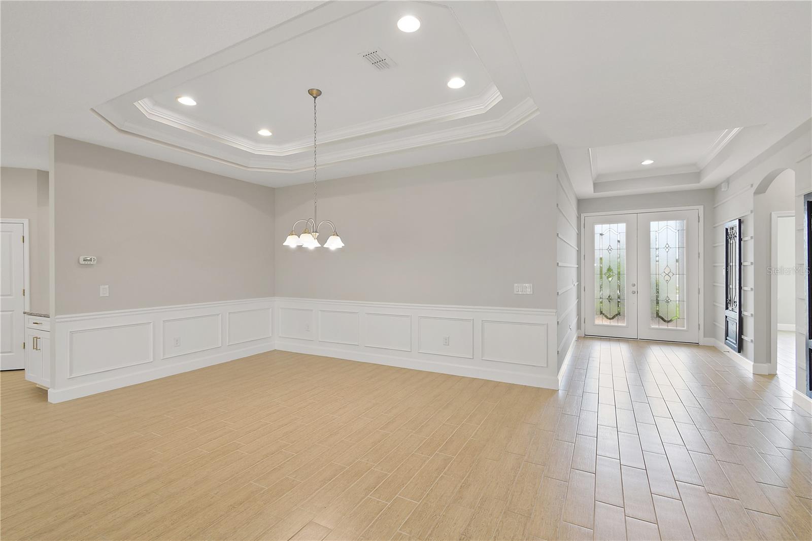 VENEZIA SOUTH - Residential Lease