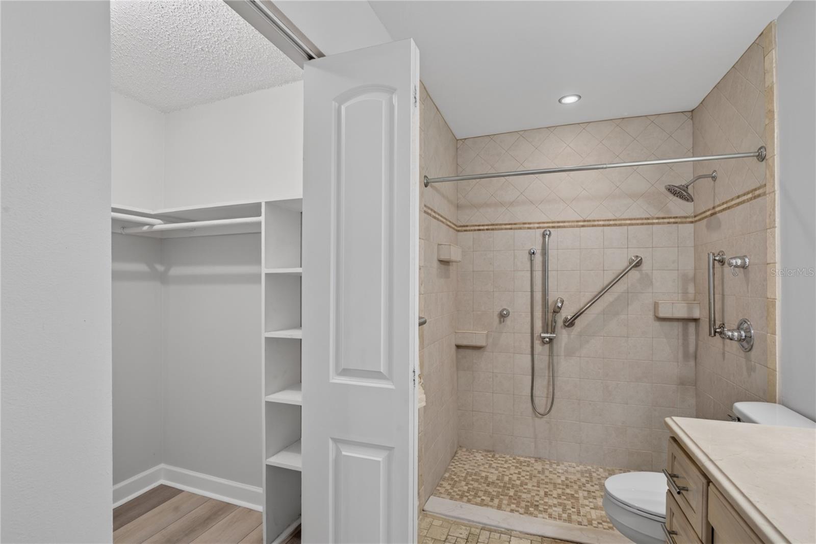 ORCHID SPGS VILL 200 CONDO - Residential
