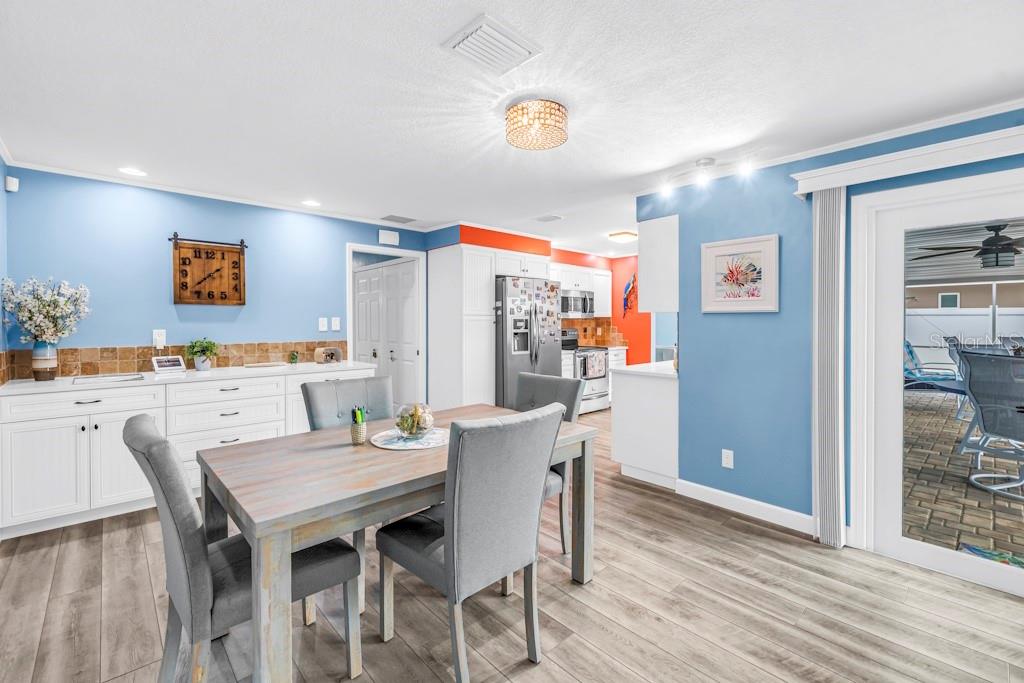 COLLEGE HILL ESTATES - Residential