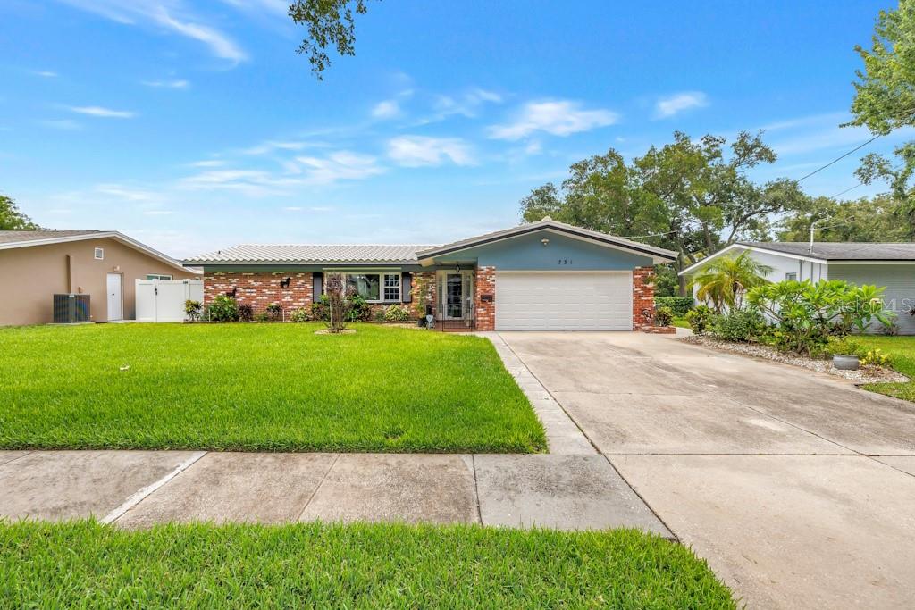 COLLEGE HILL ESTATES - Residential