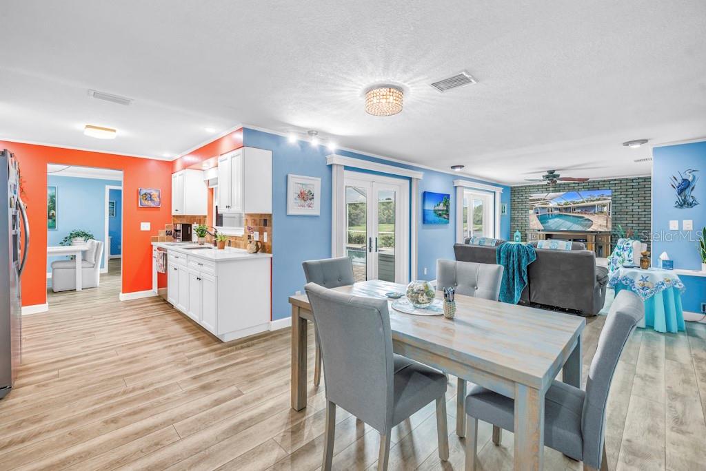 COLLEGE HILL ESTATES - Residential