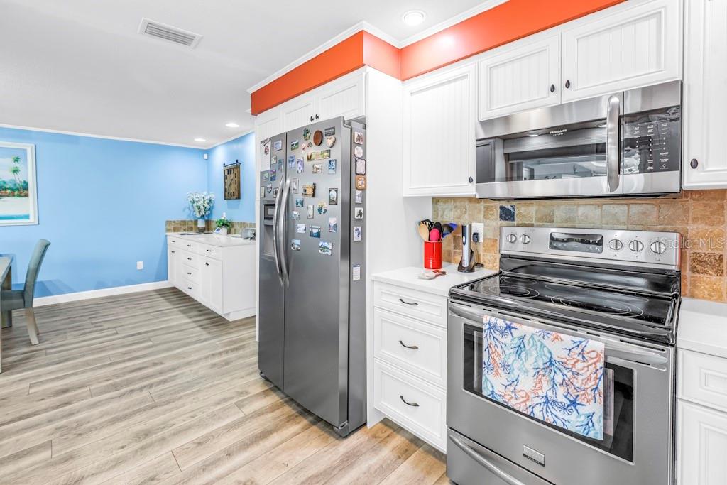 COLLEGE HILL ESTATES - Residential