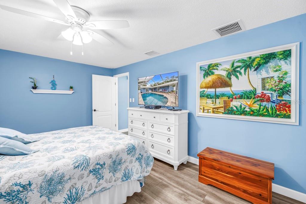 COLLEGE HILL ESTATES - Residential