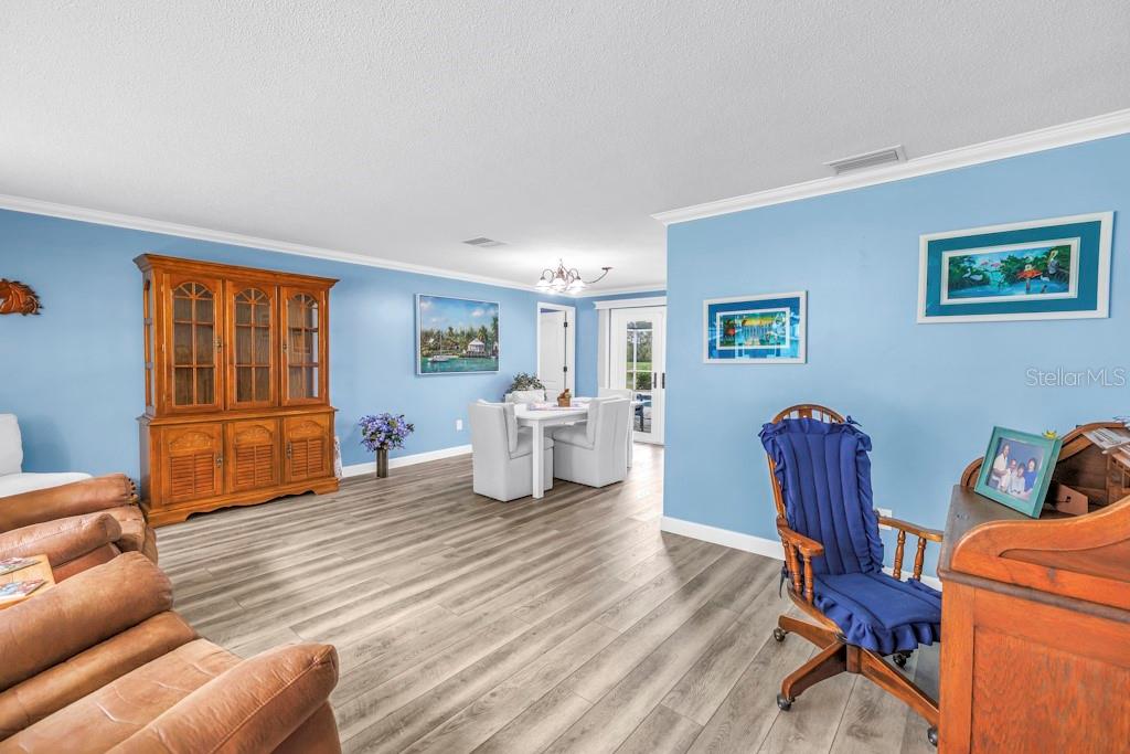 COLLEGE HILL ESTATES - Residential
