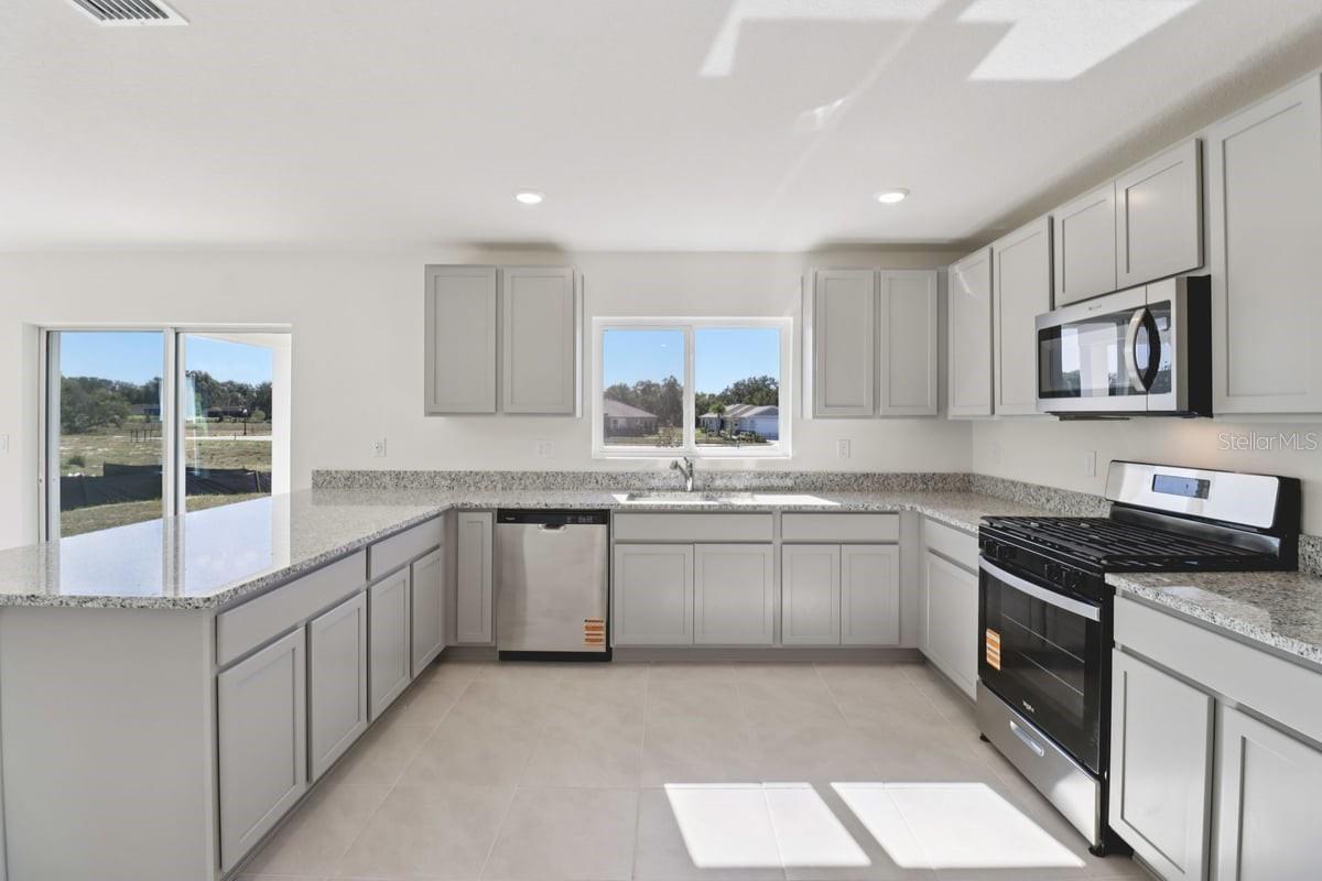 SILVER LAKE ESTATES PHASE 1 - Residential