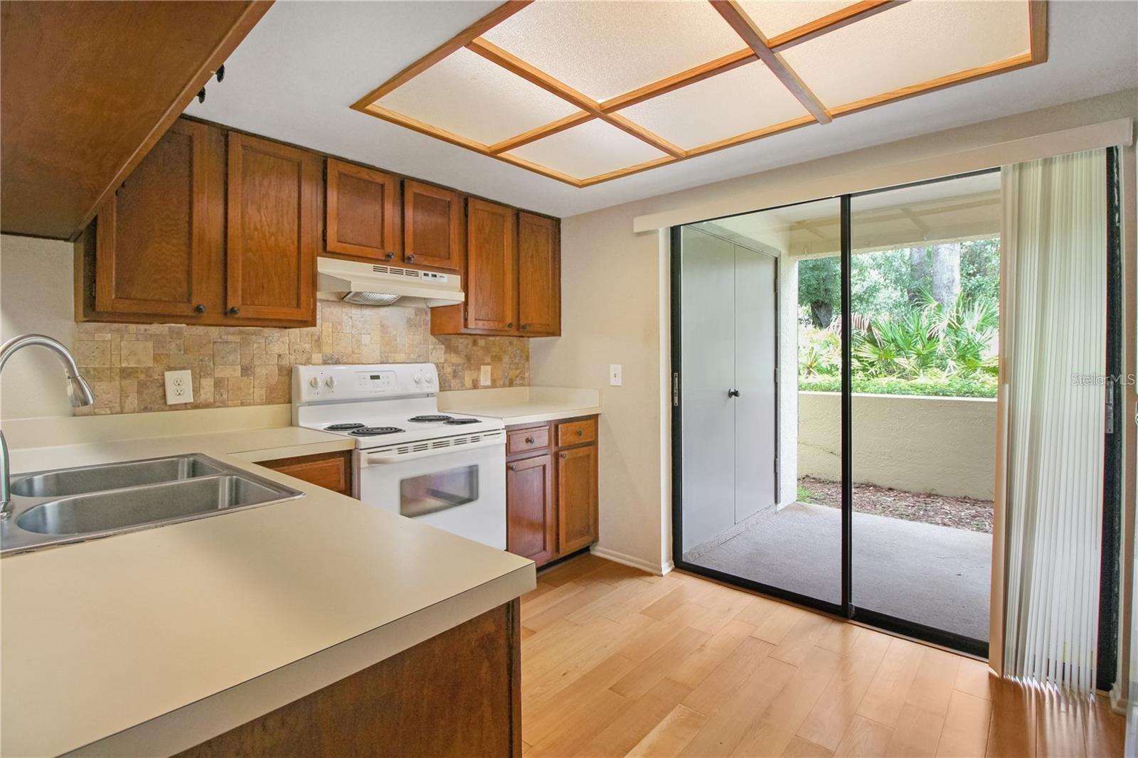 EAST LAKE WOODLANDS WOODLAKE RUN - Residential Lease