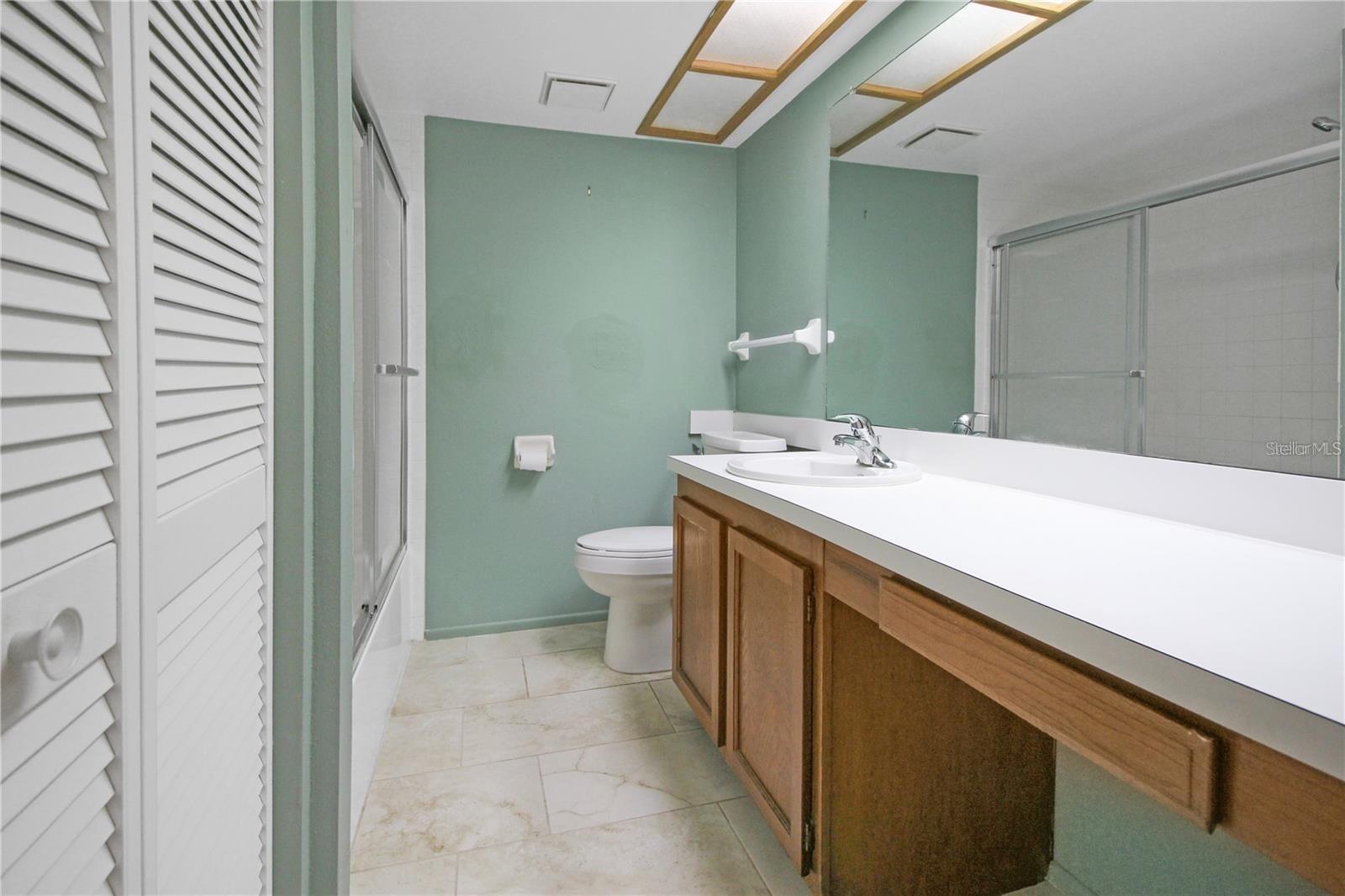 EAST LAKE WOODLANDS WOODLAKE RUN - Residential Lease