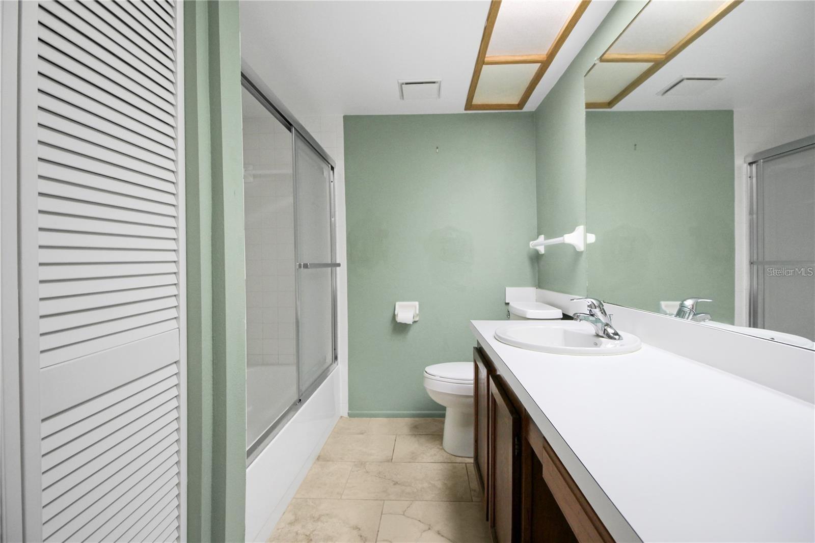 EAST LAKE WOODLANDS WOODLAKE RUN - Residential Lease