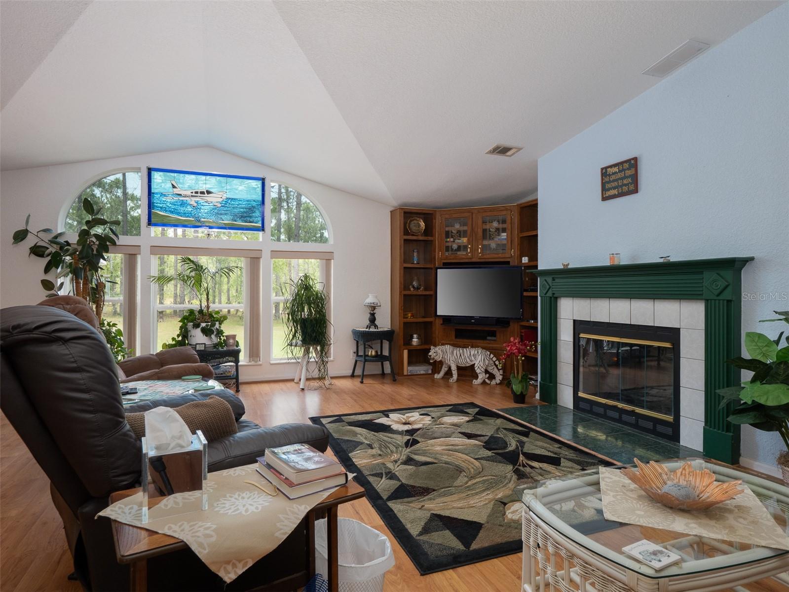 MELROSE LANDING - Residential