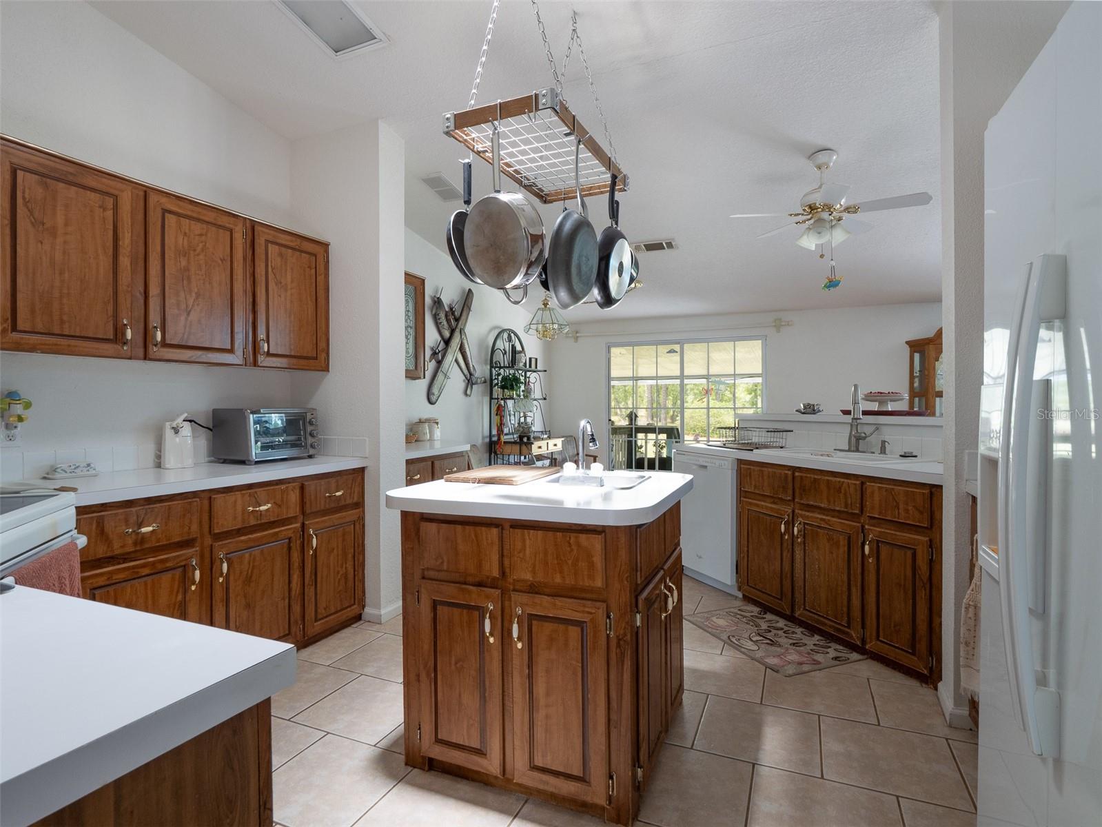 MELROSE LANDING - Residential