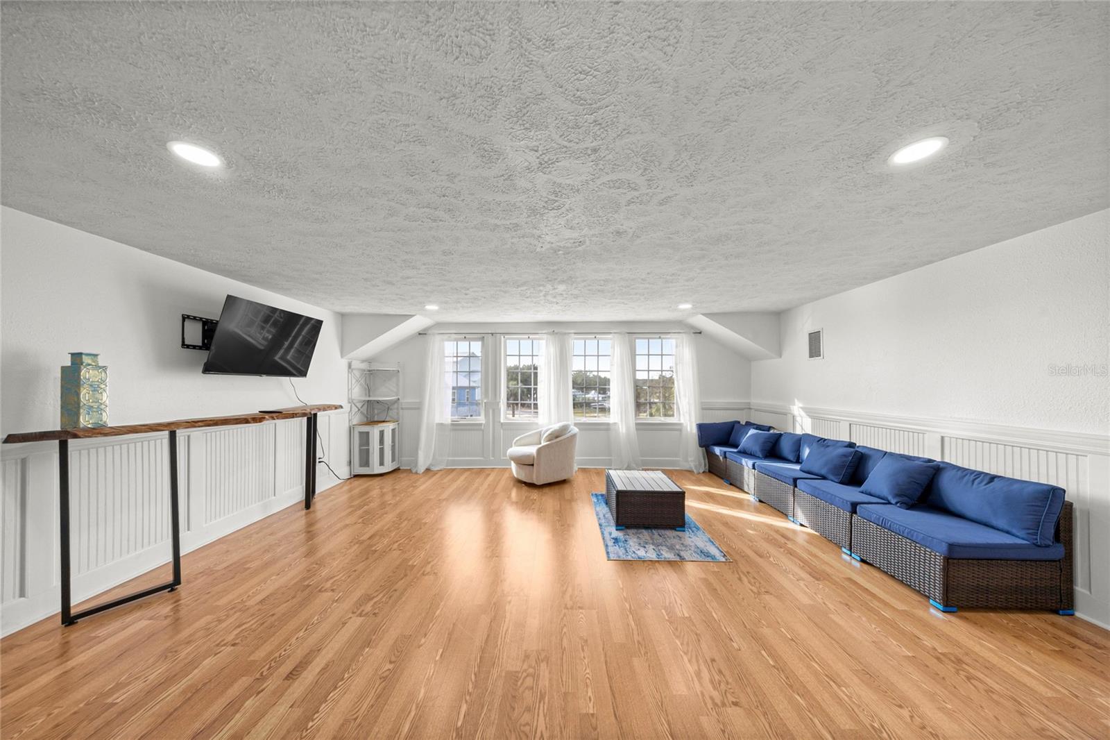 RESTVIEW RETS UNIT 01 - Residential
