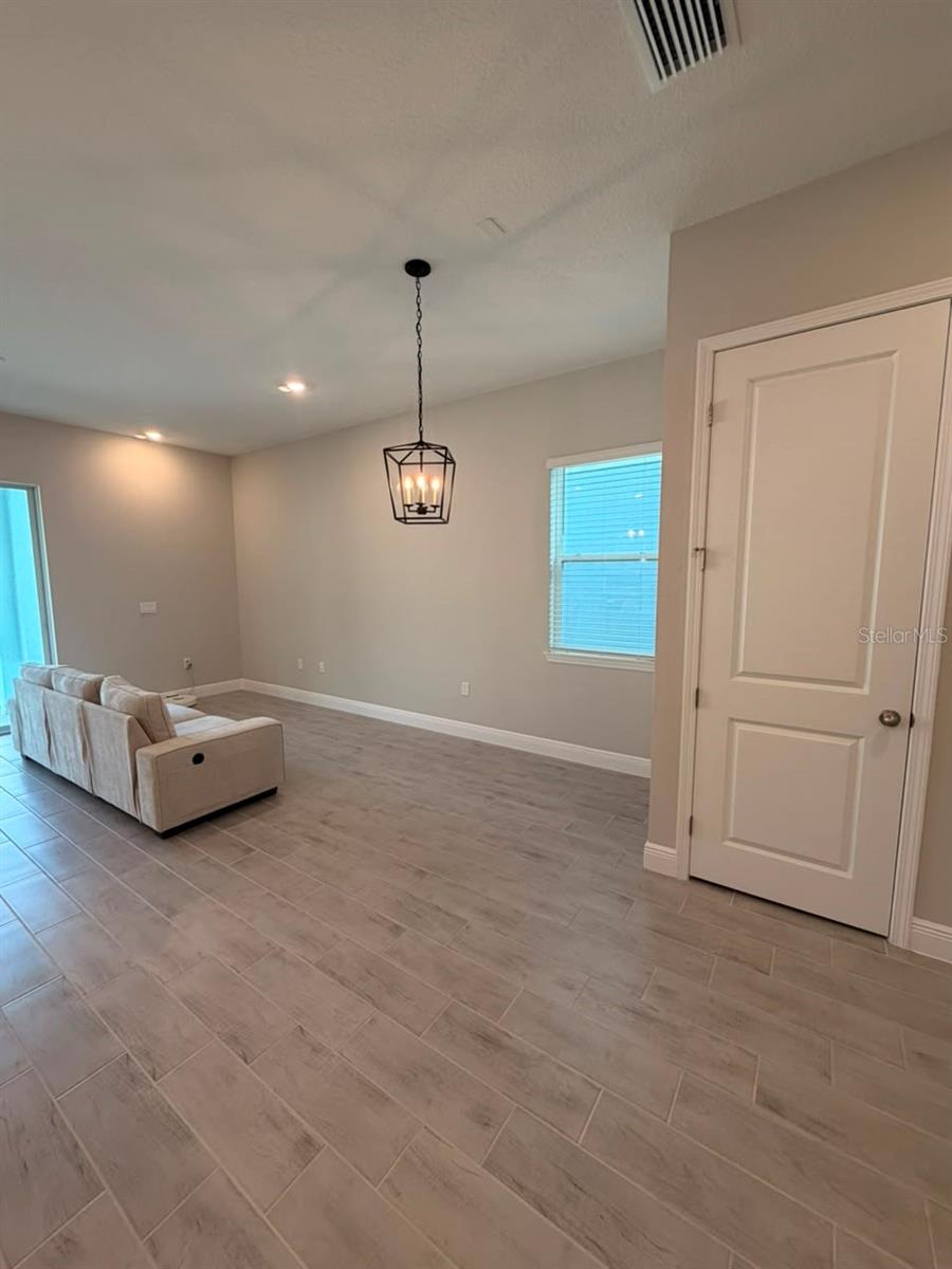 HAMLIN POINTE - Residential